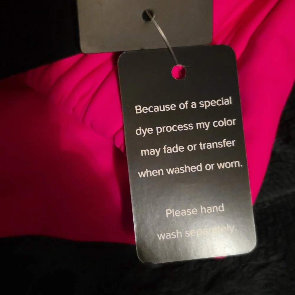 NWT Torrid Hot Pink Halter Bikini Top SIZE 3 - Picture 4 of 5